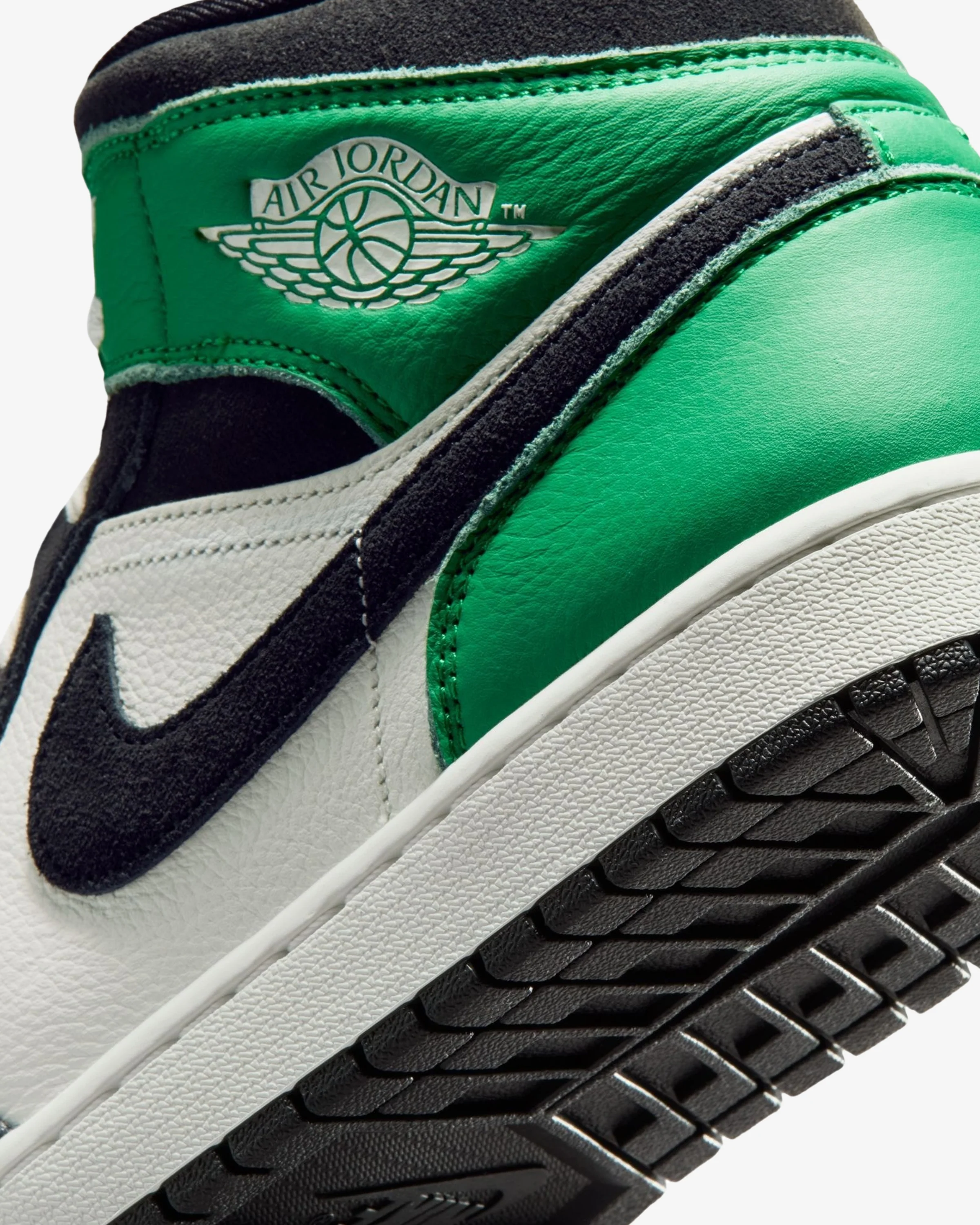 JORDAN AJ 1 MID SE - SUMMIT WHITE/ BLACK/ LUCKY GREEN