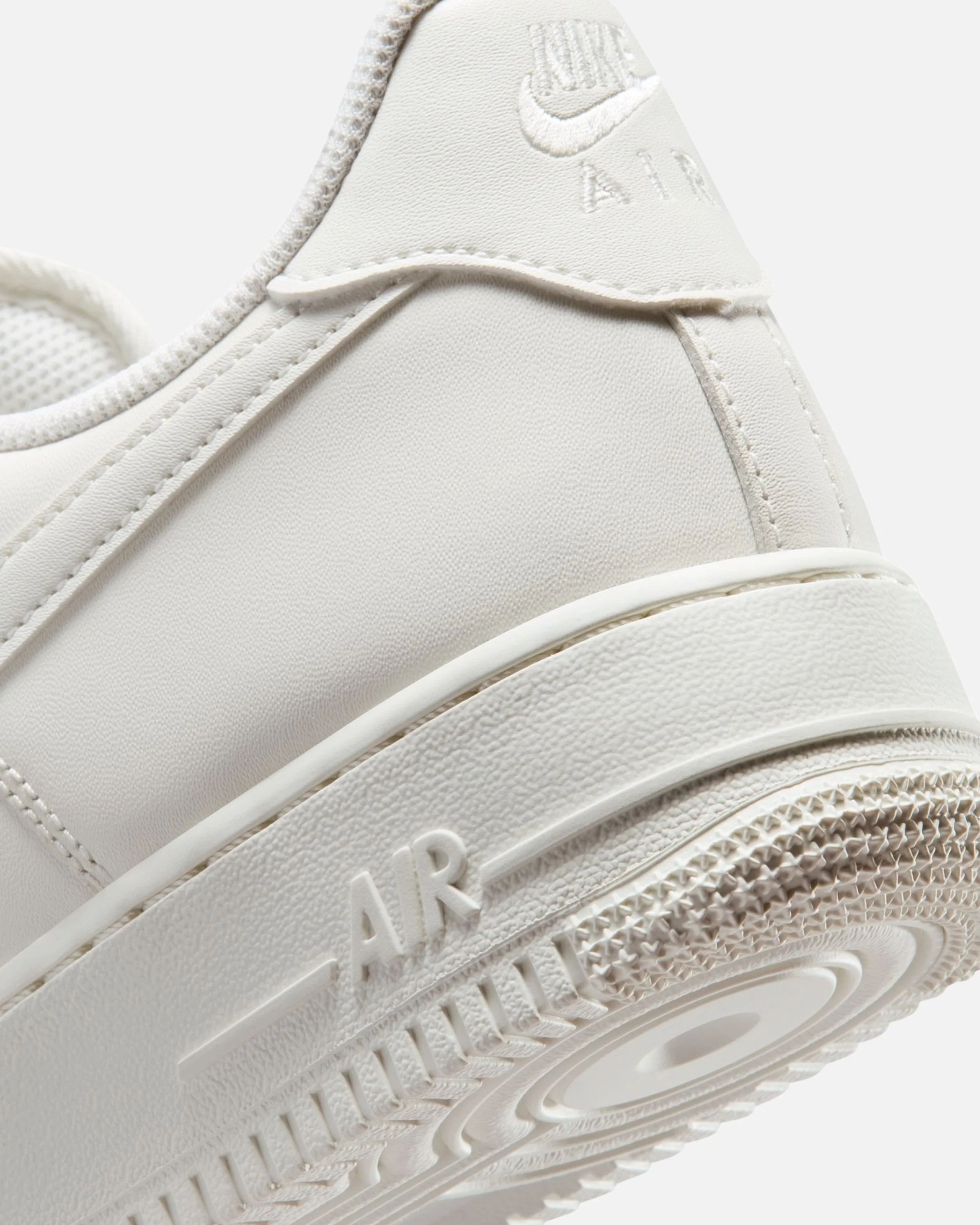 6485-nike-air-force-1-07-sail-6.webp NIKE AIR FORCE 1 '07 - SAIL