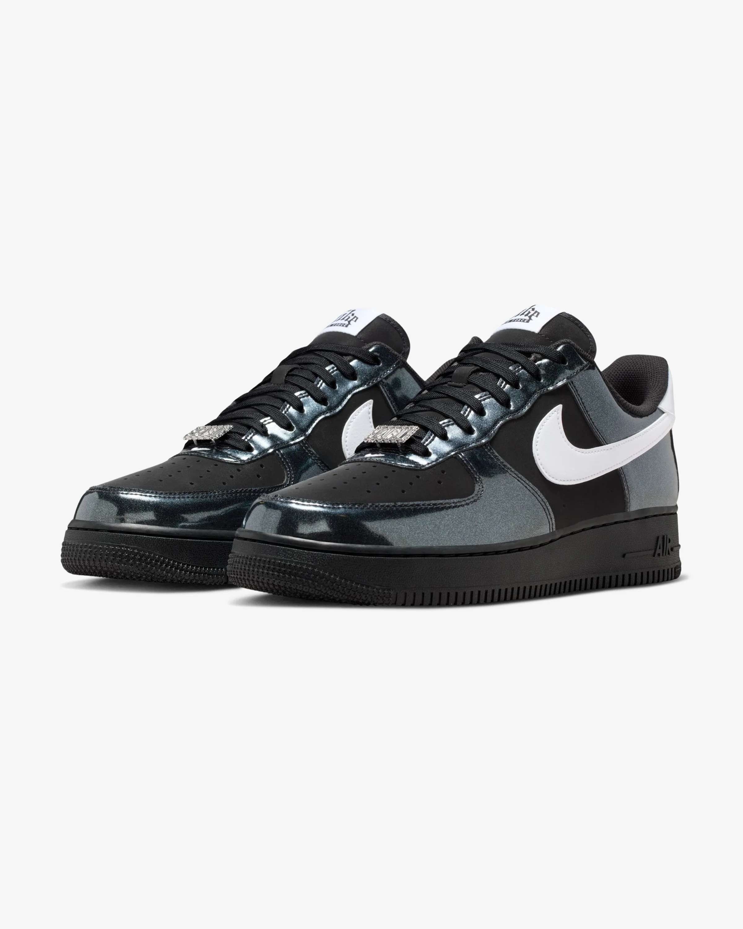 NIKE AIR FORCE 1 '07 LV8 - BLACK/ WHITE