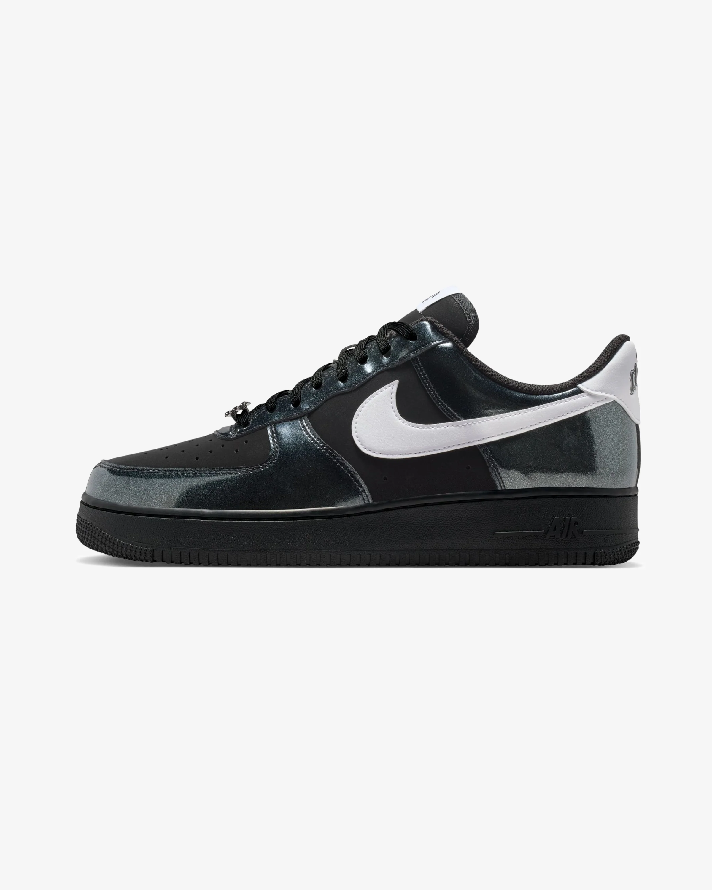 NIKE AIR FORCE 1 '07 LV8 - BLACK/ WHITE