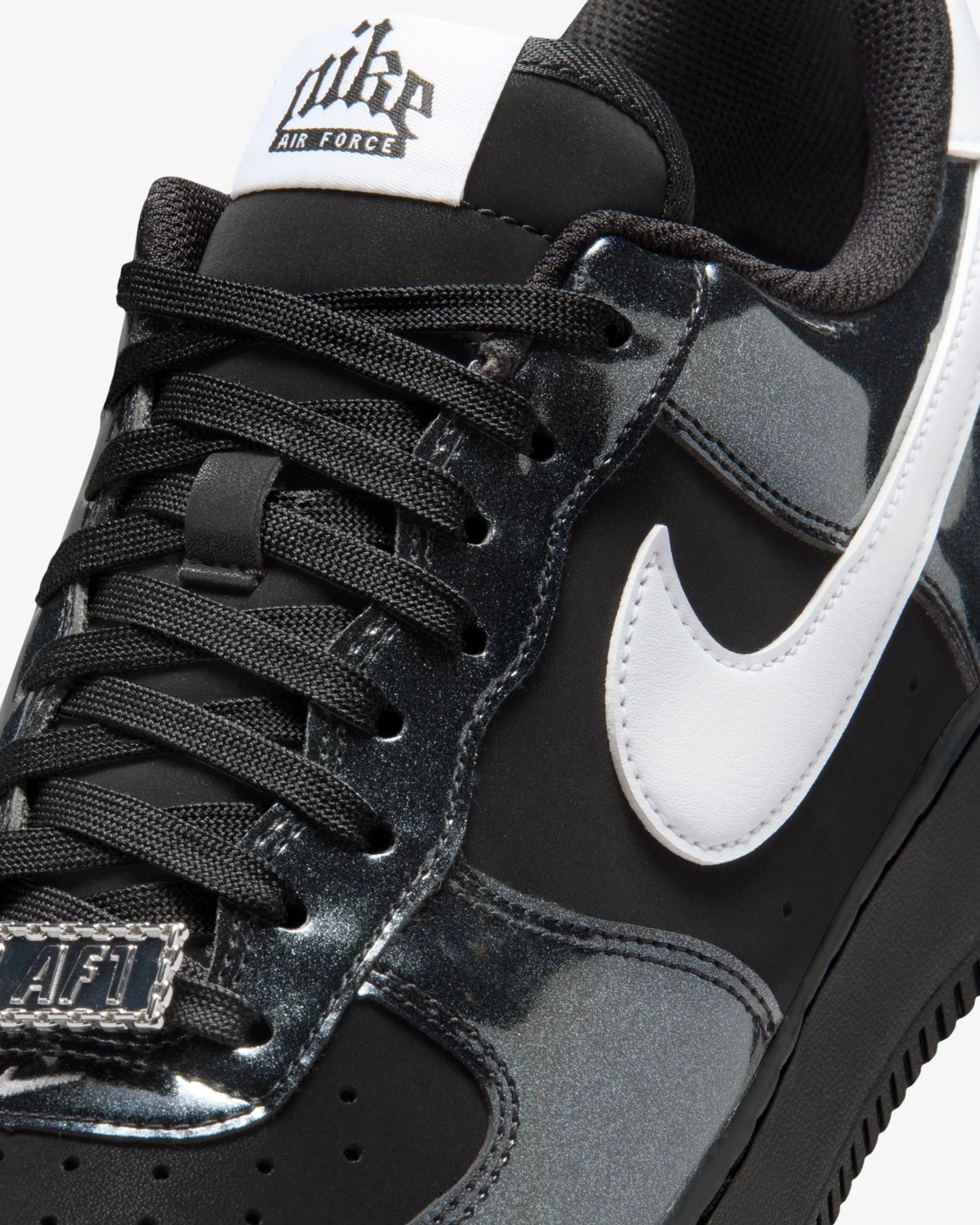 NIKE AIR FORCE 1 '07 LV8 - BLACK/ WHITE