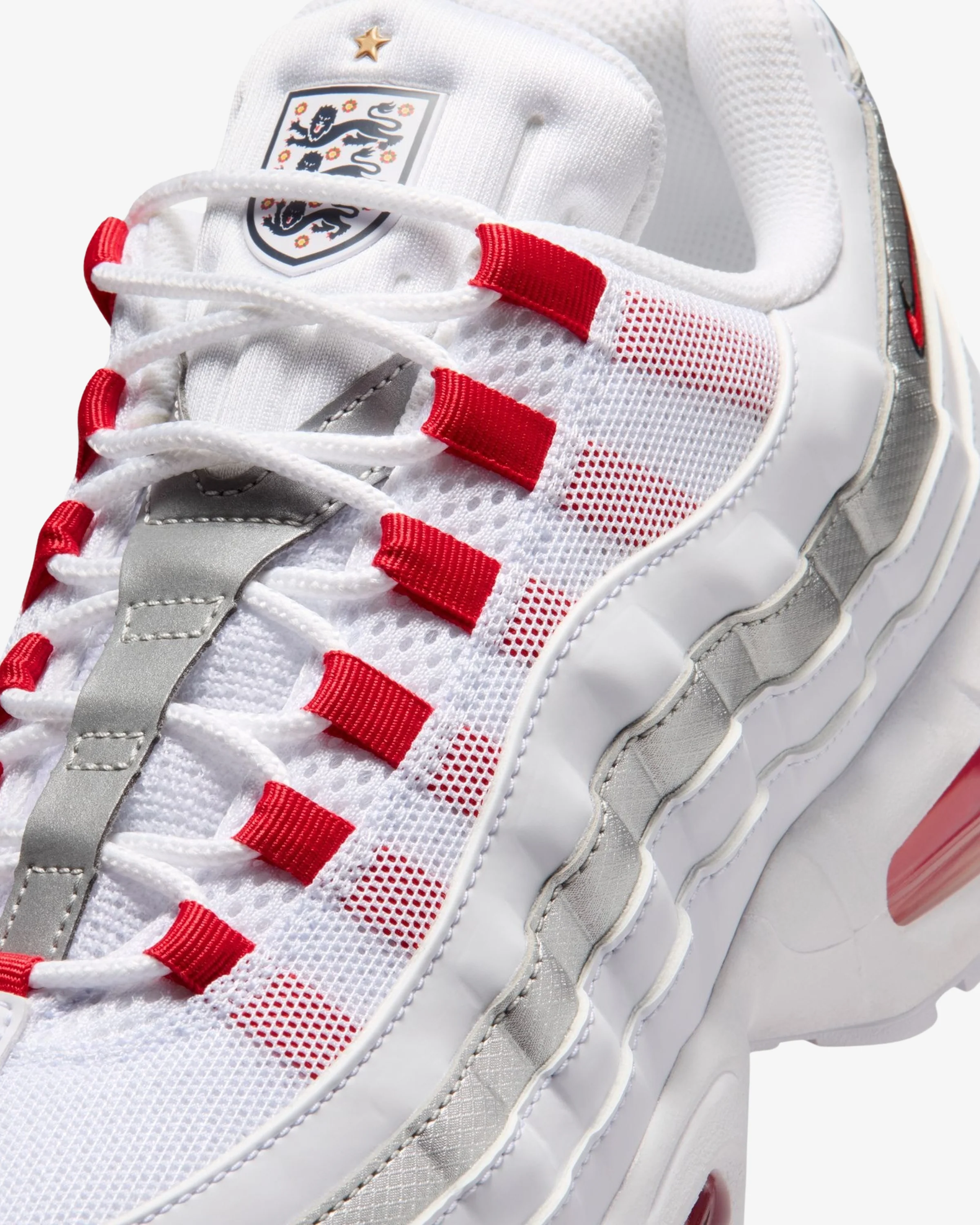 NIKE AIR MAX 95 SE - WHITE/ SPEED RED/ METALLIC SILVER