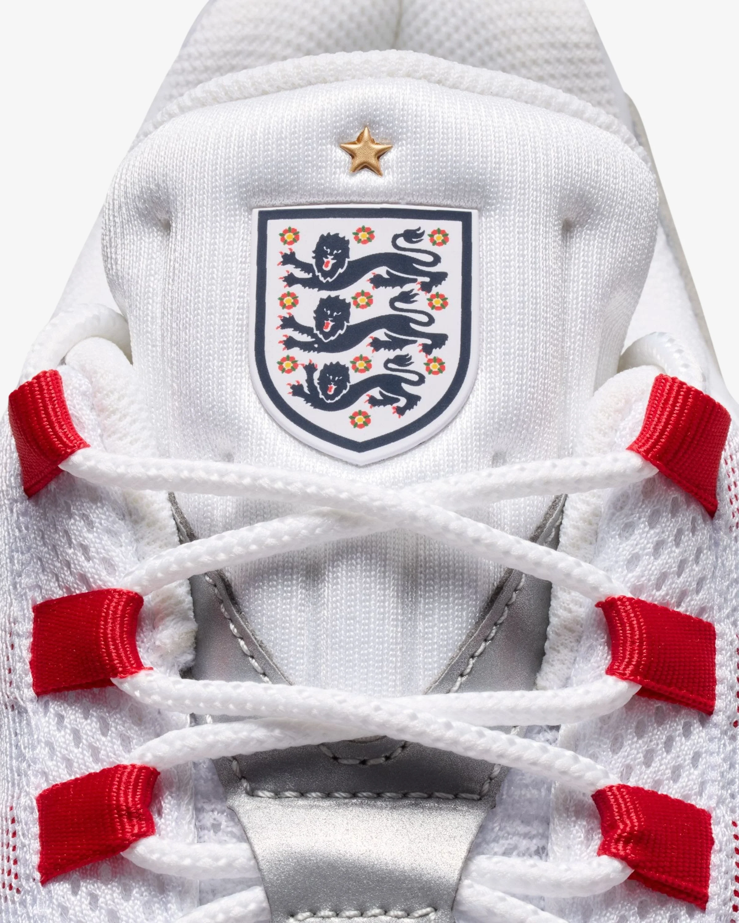 NIKE AIR MAX 95 SE - WHITE/ SPEED RED/ METALLIC SILVER