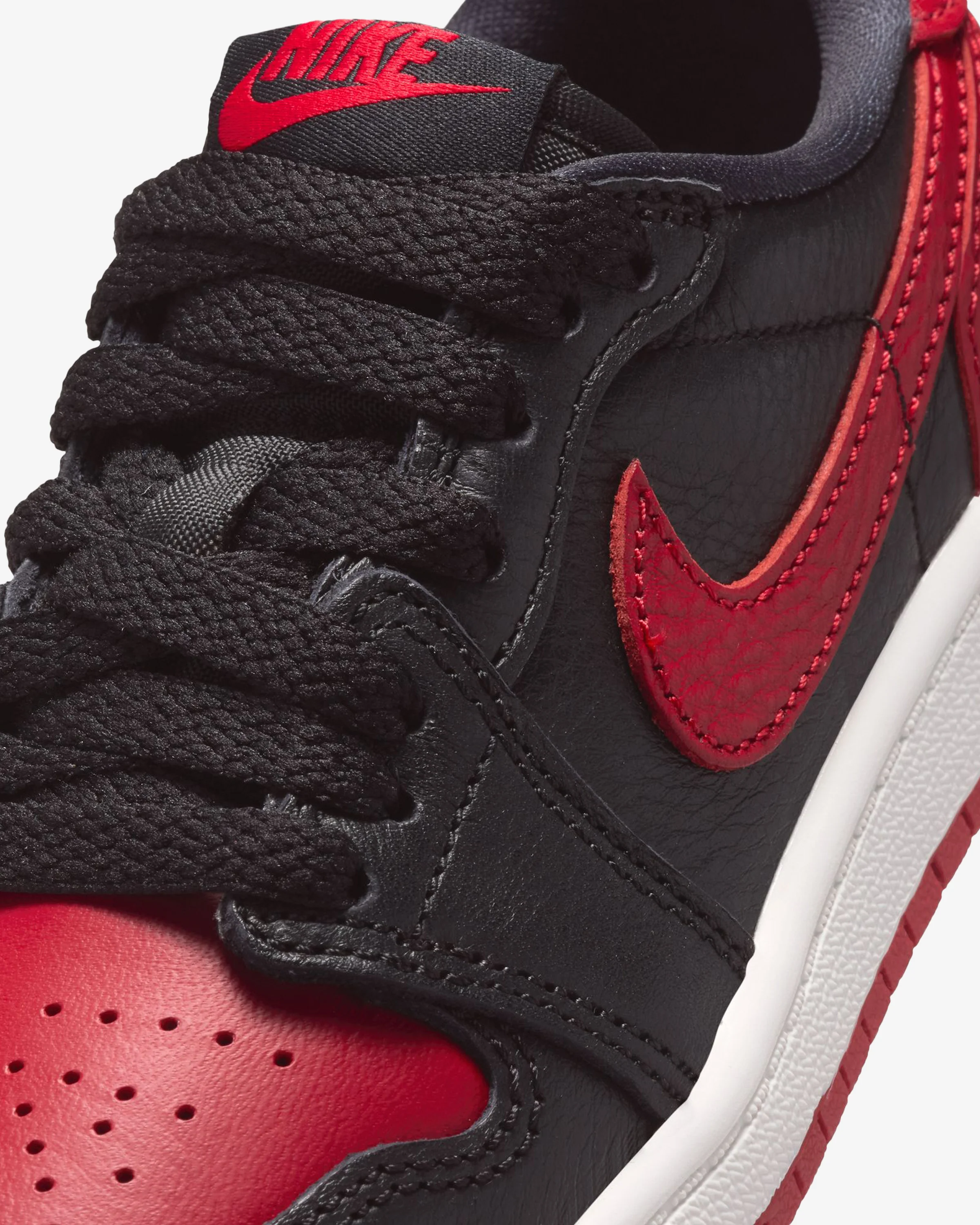 7281-jordan-ps-aj-1-retro-low-og-black-varsity-red-summit-white-6.webp JORDAN PS AJ 1 RETRO LOW OG - BLACK/ VARSITY RED/ SUMMIT WHITE