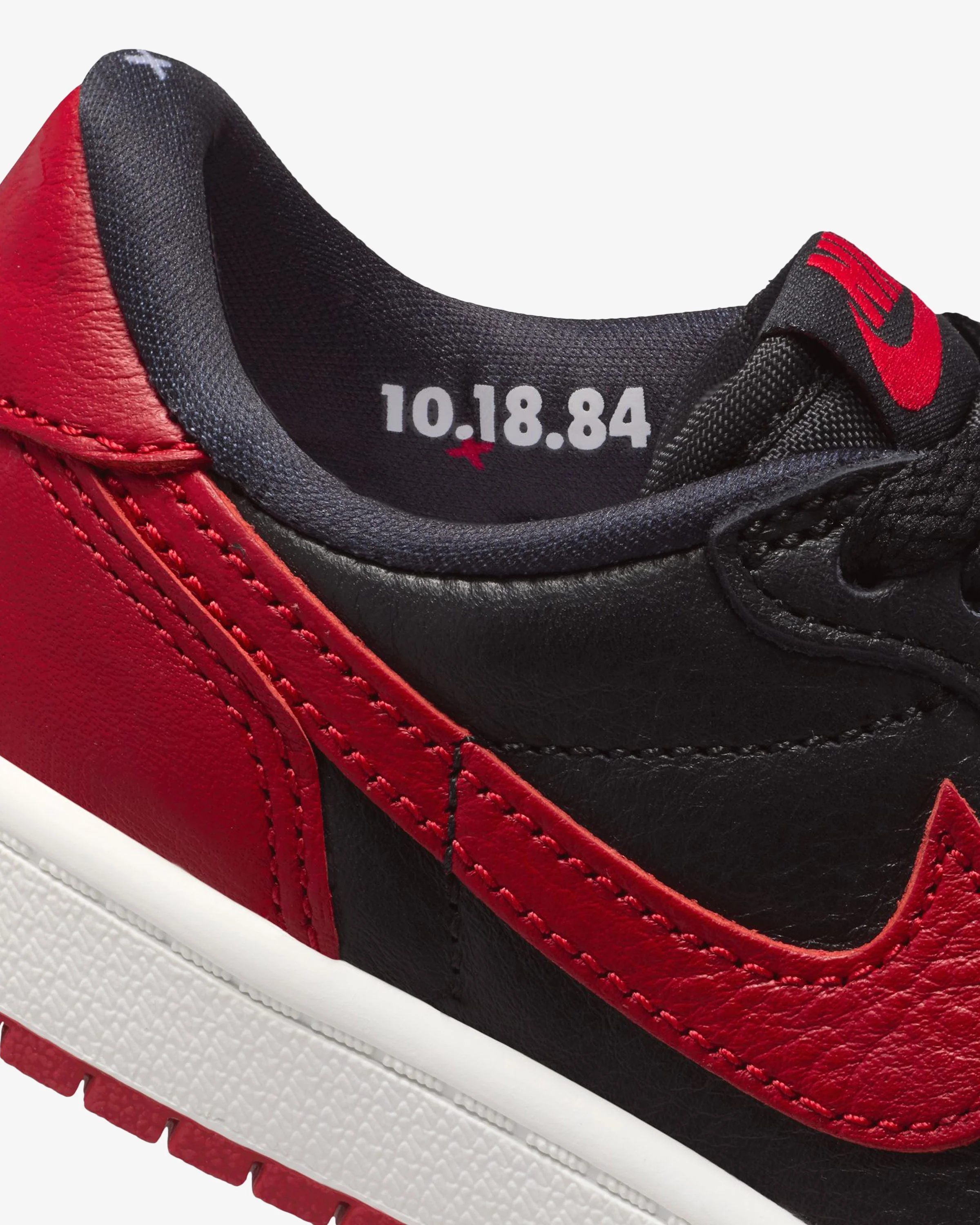 7281-jordan-ps-aj-1-retro-low-og-black-varsity-red-summit-white-7.webp JORDAN PS AJ 1 RETRO LOW OG - BLACK/ VARSITY RED/ SUMMIT WHITE