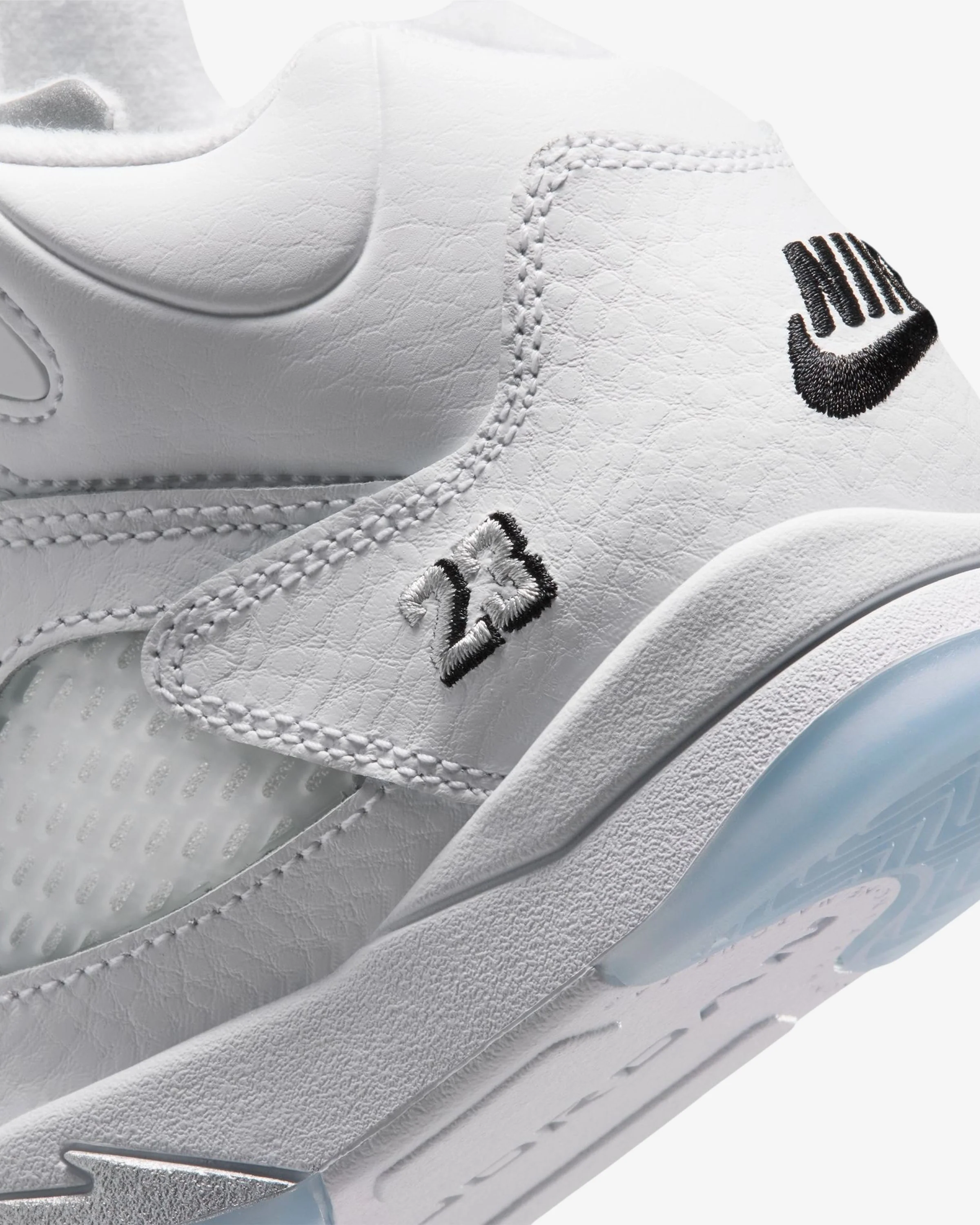 7302-jordan-ps-aj-5-retro-white-black-metallic-silver-7.webp JORDAN PS AJ 5 RETRO - WHITE/ BLACK/ METALLIC SILVER