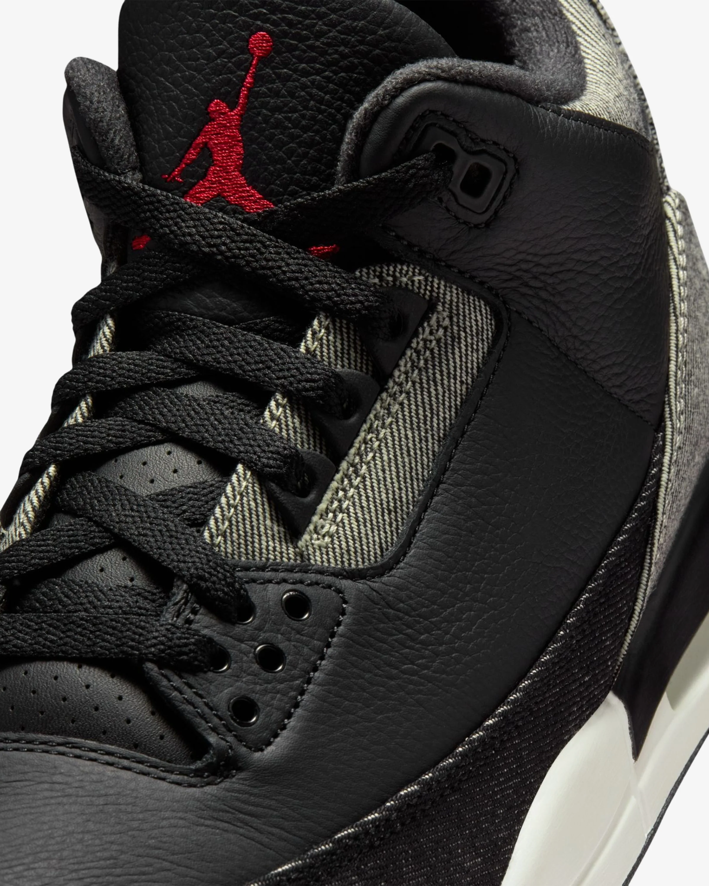 JORDAN X LEVI'S® AJ 3 RETRO - BLACK/ WHITE