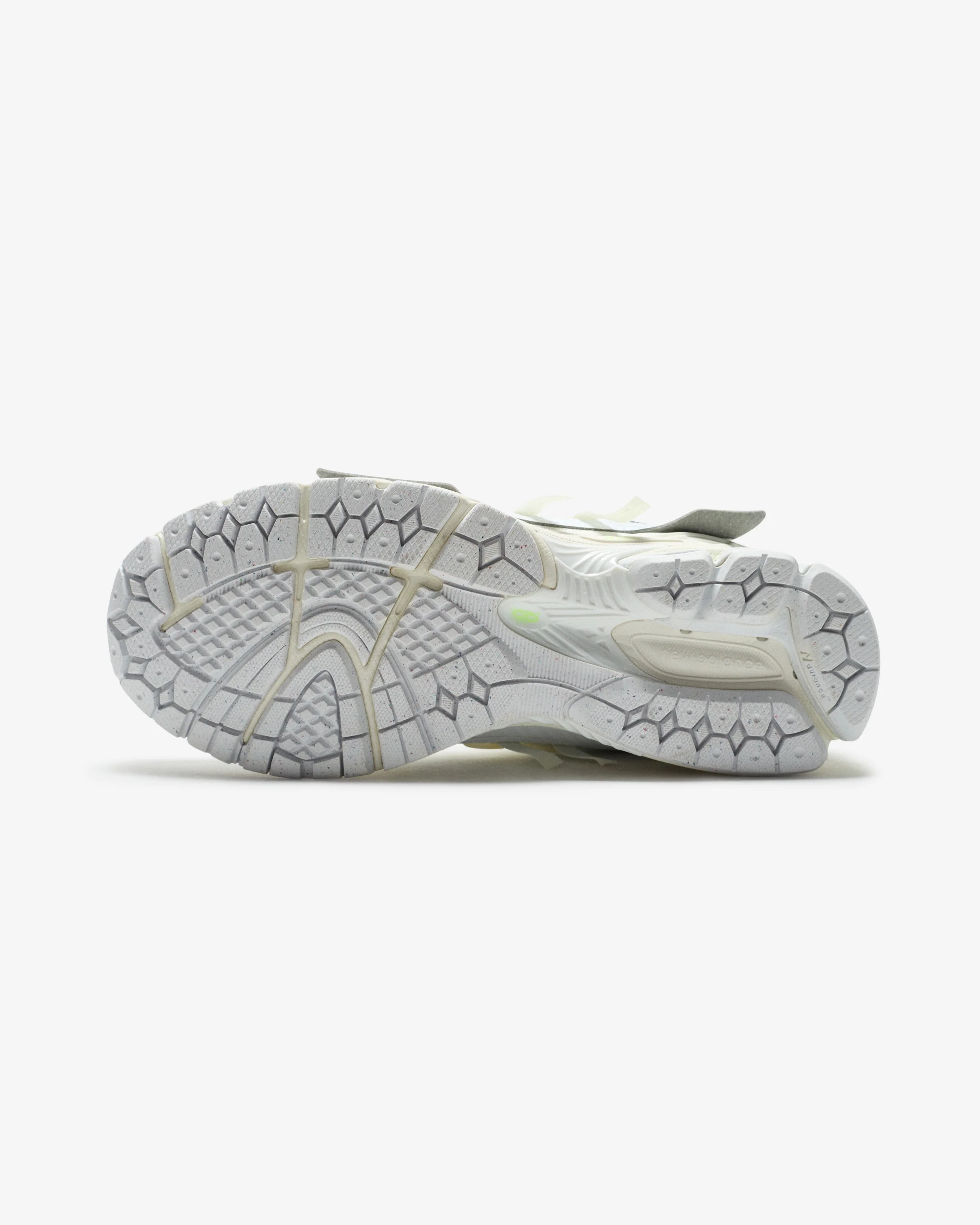 NEW BALANCE 1906 - WHITE/ MINTFLASH