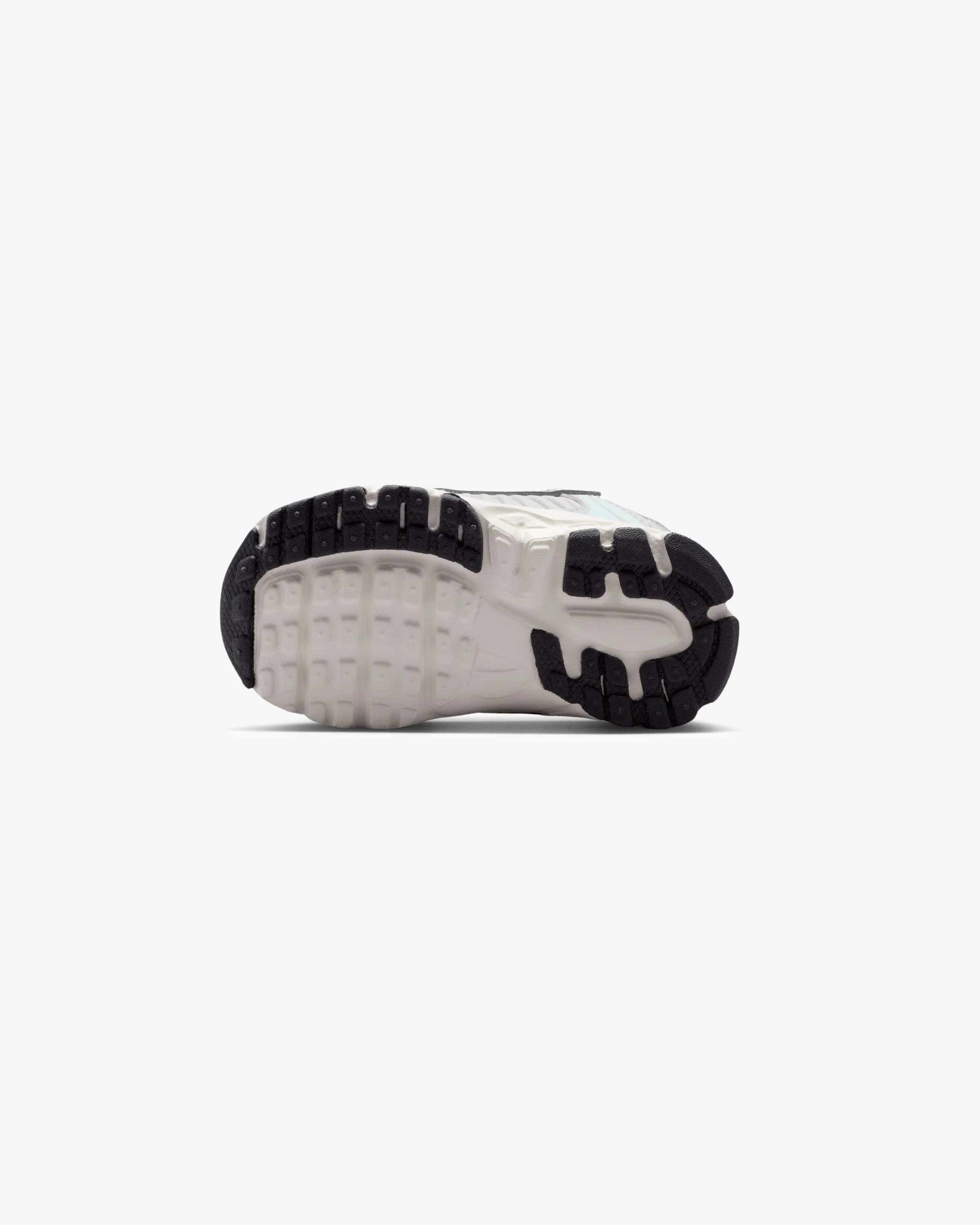 8500-nike-td-vomero-5-photon-dust-chrome-gridiron-sail-5.webp NIKE TD VOMERO 5 - PHOTON DUST/ CHROME/ GRIDIRON/ SAIL