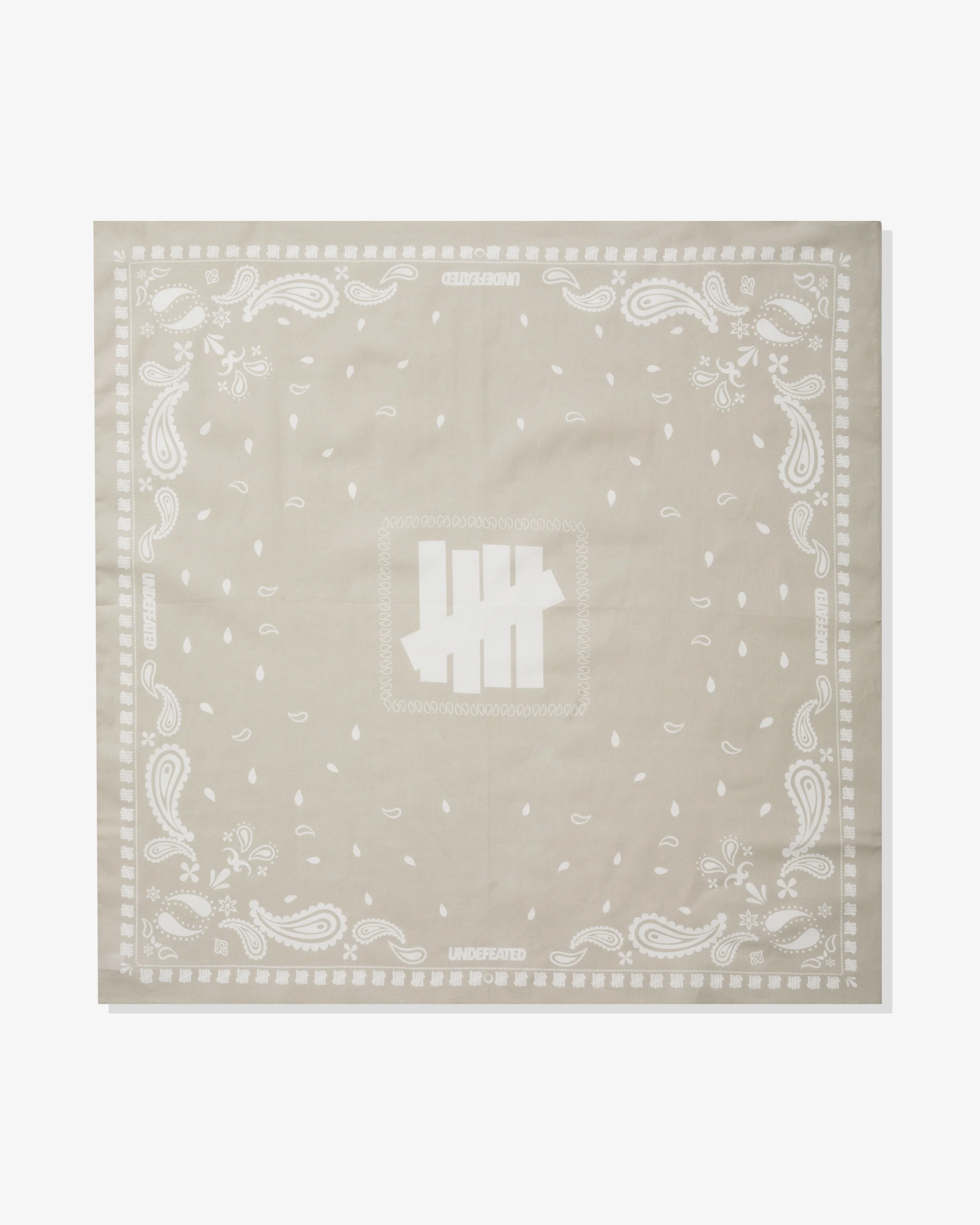 8625-undefeated-icon-bandana-2.webp UNDEFEATED ICON BANDANA