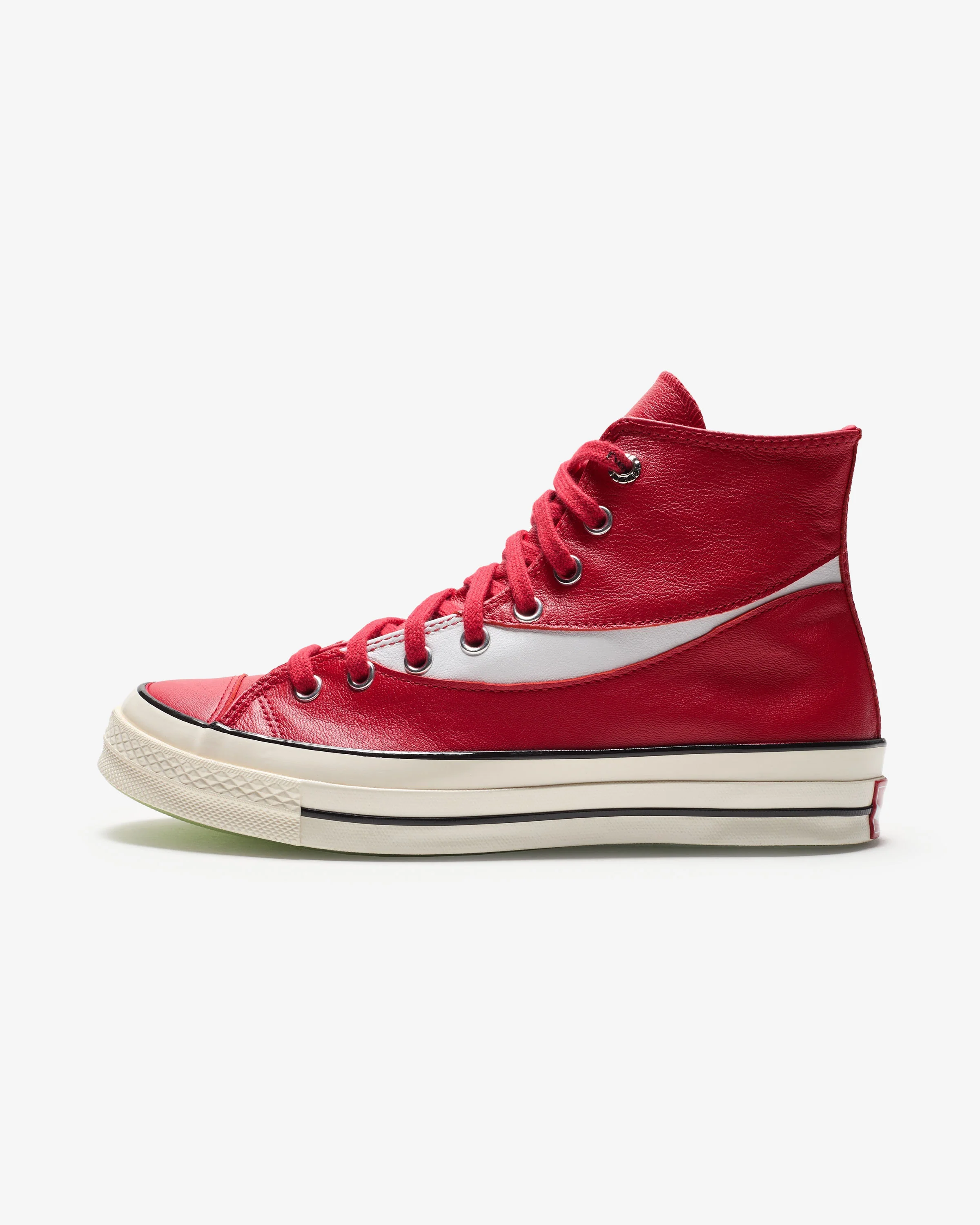 9677-converse-x-coca-cola-chuck-70-hi-racingred-egret-2.webp CONVERSE X COCA-COLA CHUCK 70 HI - RACINGRED/ EGRET