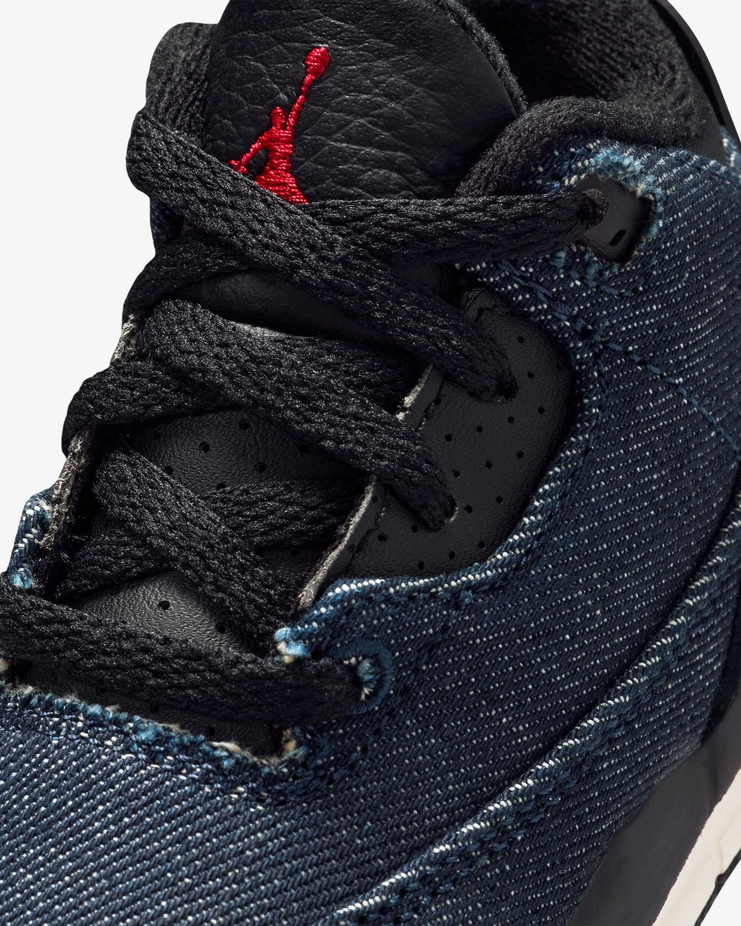 9971-jordan-x-levi-s-td-aj-3-retro-indigo-gym-red-8.webp JORDAN X LEVI'S® TD AJ 3 RETRO - INDIGO/ GYM RED